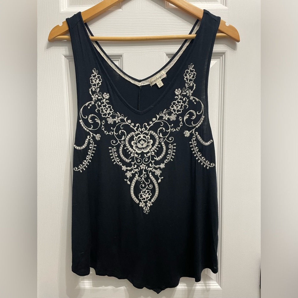 Love On A Hanger Black Embroidered Sleeveless Top Women’s Large Fairy Goth